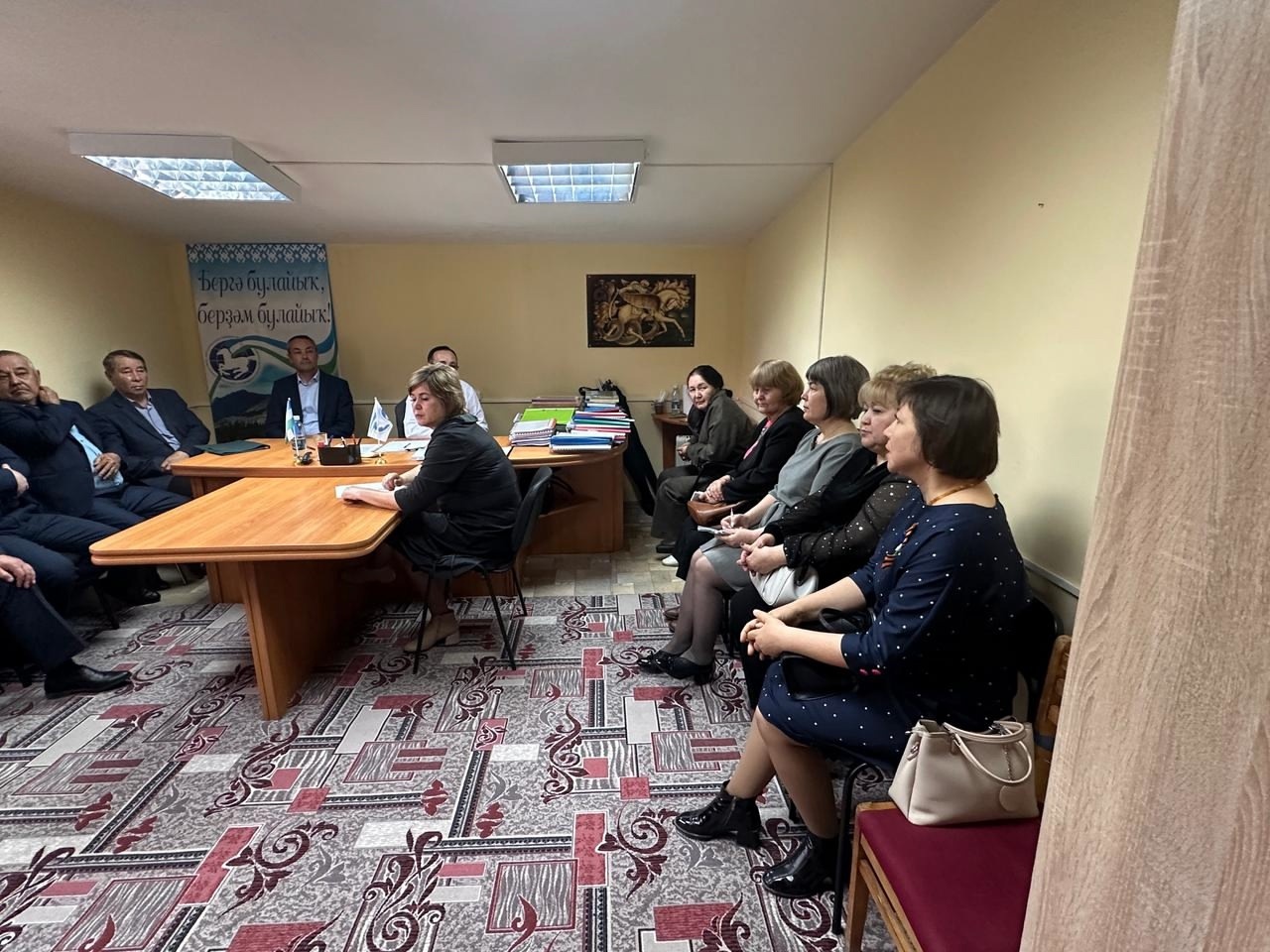 Ҡоролтайҙың ултырышы булды