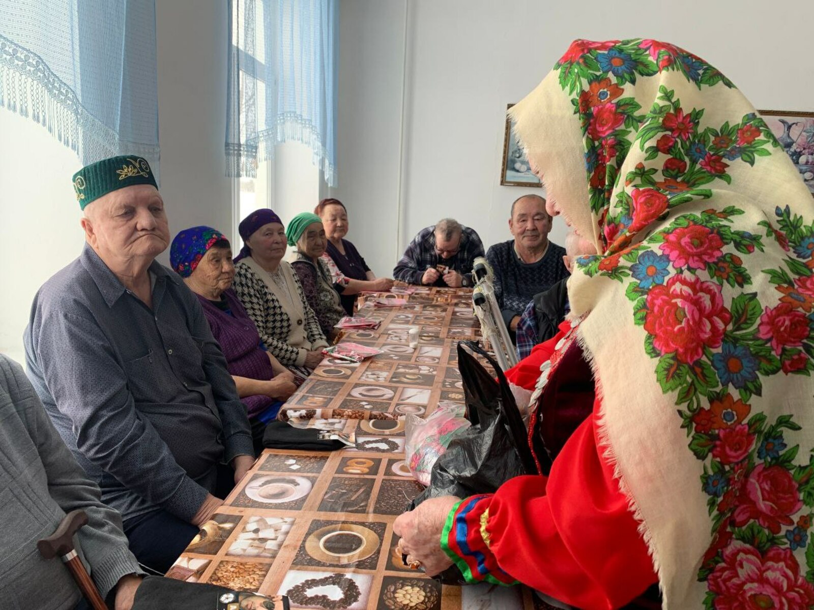 Ҡарттар йортонда осрашыу