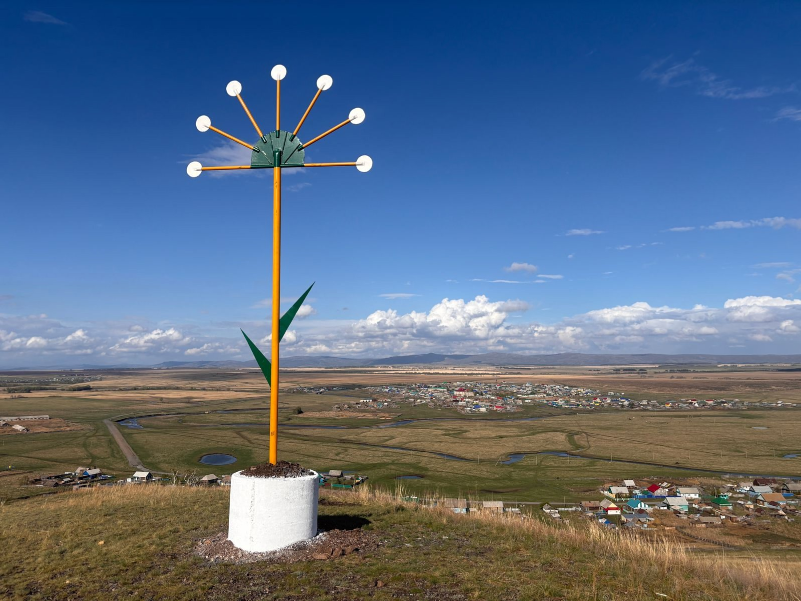 Таулыҡайҙа ҡурай һәйкәле тергеҙелде