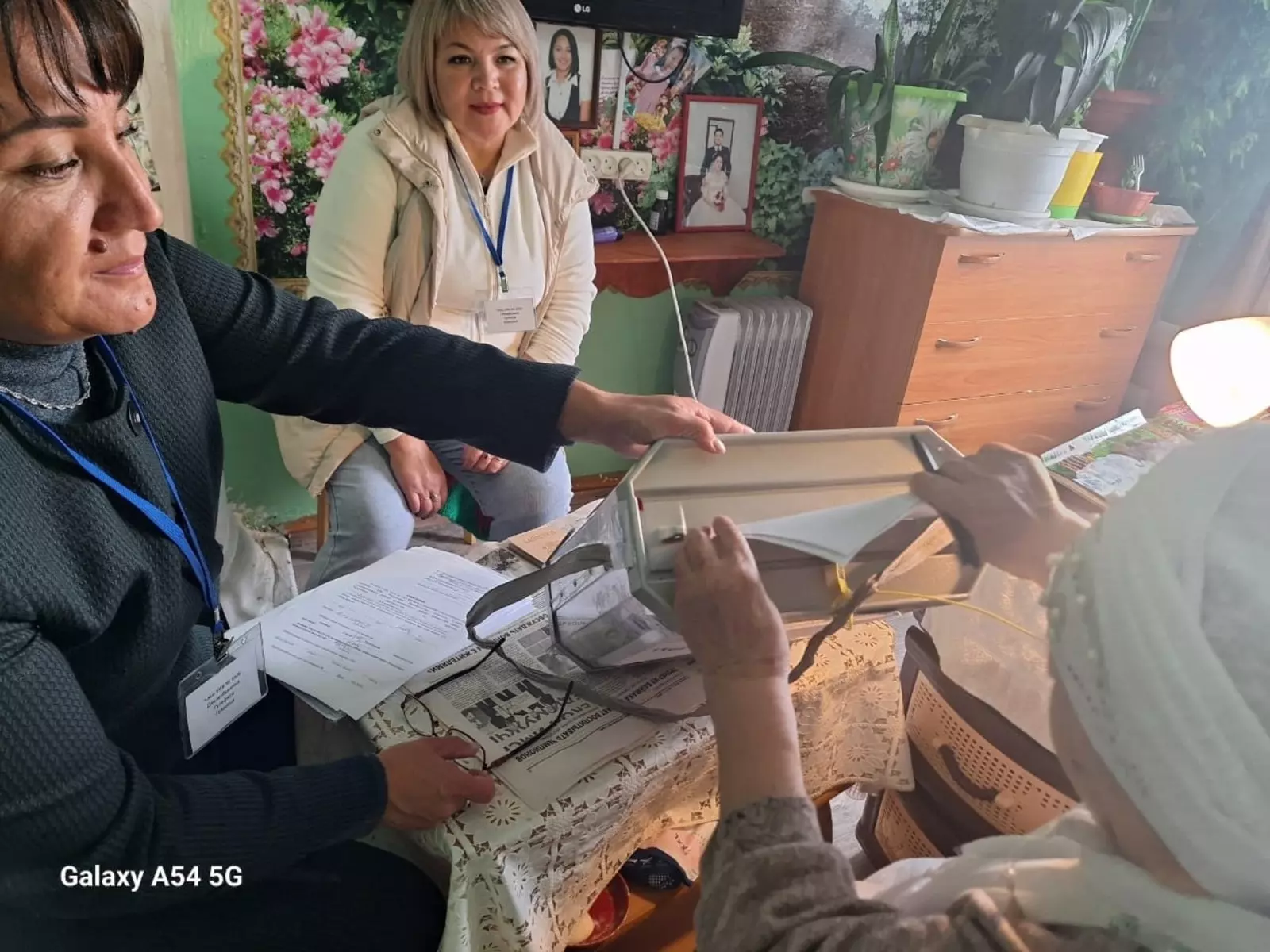 Өйөнә барып һайлаттылар