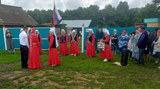 Әхмәрҙәр йола күрһәтте