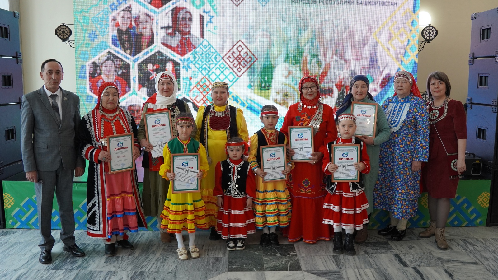 "Мин - милли кейемдә"