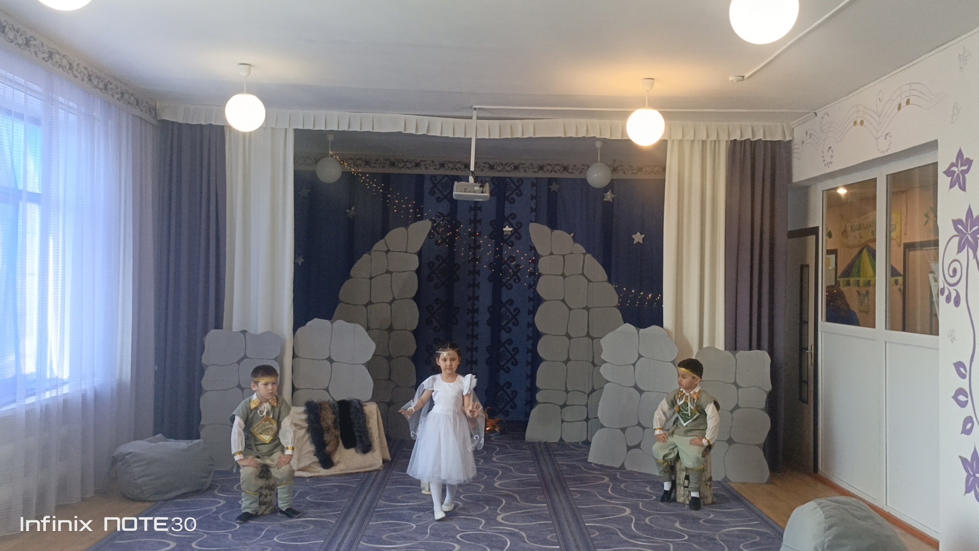 Кескәйҙәр "Урал батыр" эпосын һөйләне