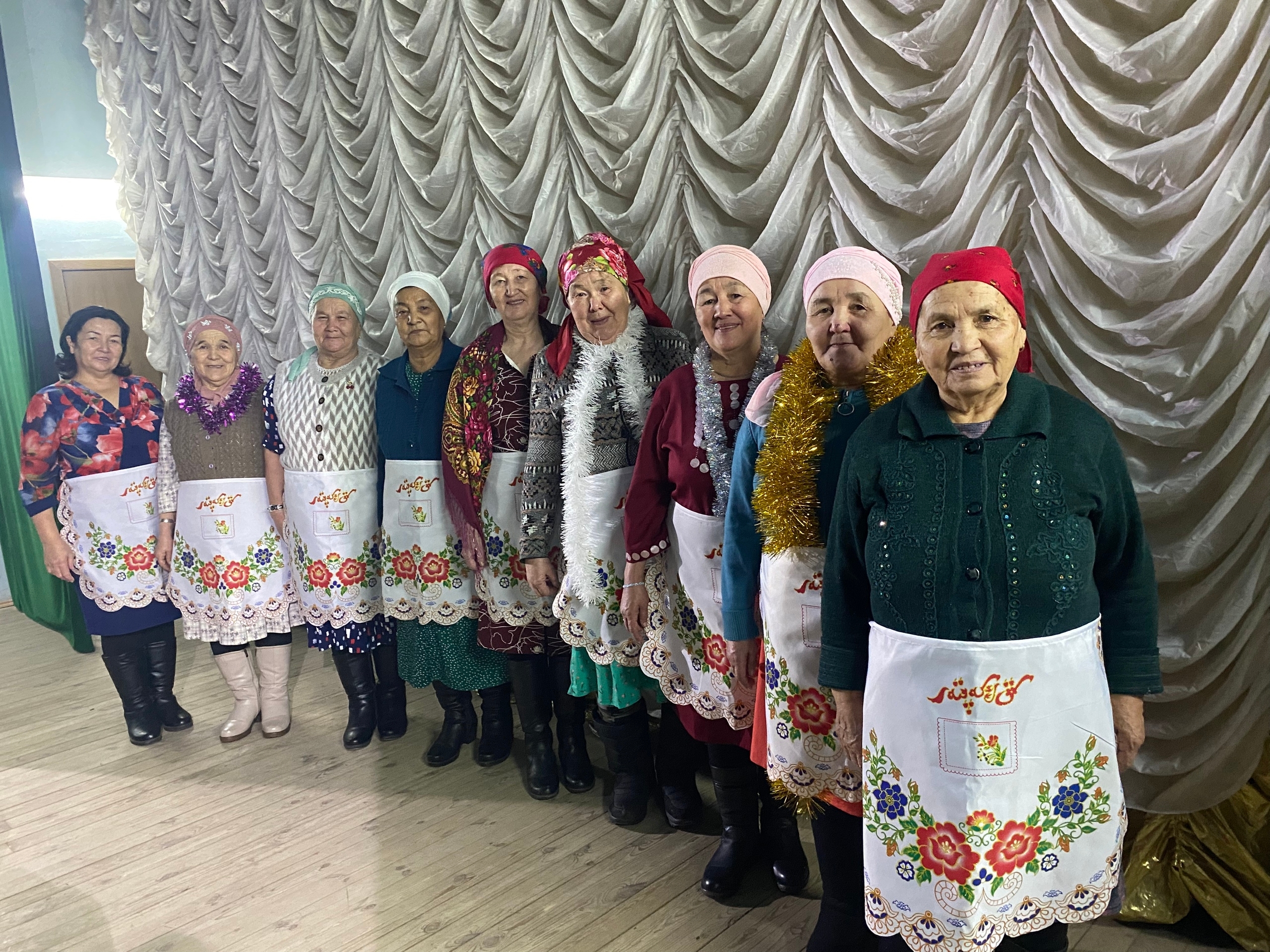 "Иҫке йылды оҙатабыҙ, Яңы йылды ҡаршылайбыҙ"