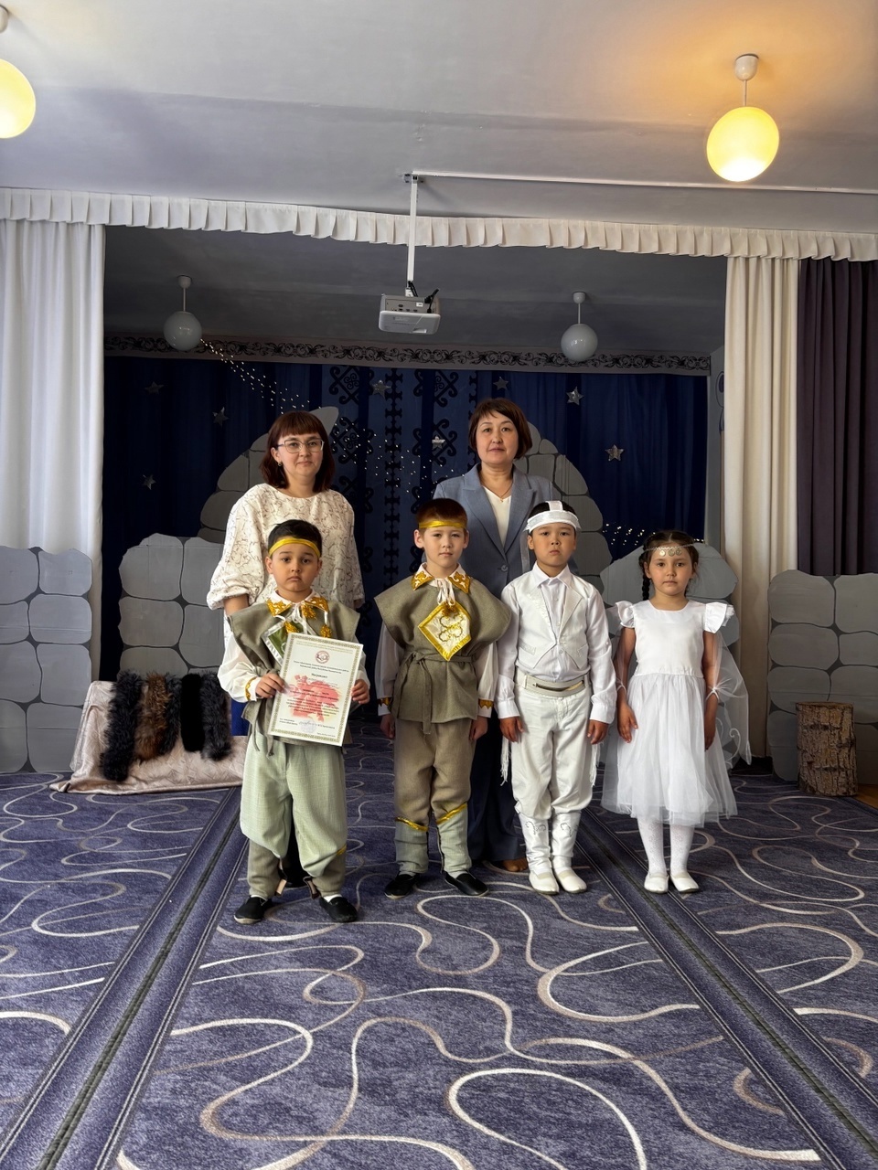 Кескәйҙәр "Урал батыр" эпосын һөйләне