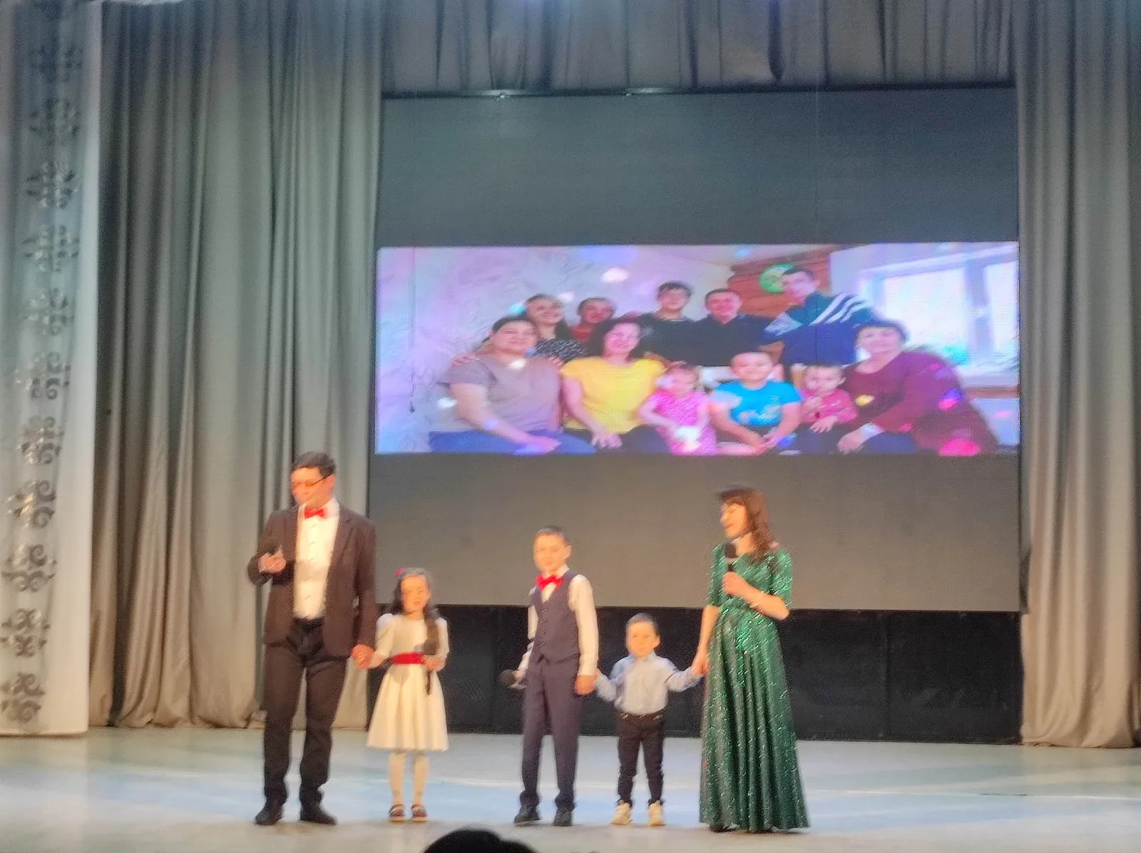 Ишкилдиндар ғаиләһе һоҡландырҙы