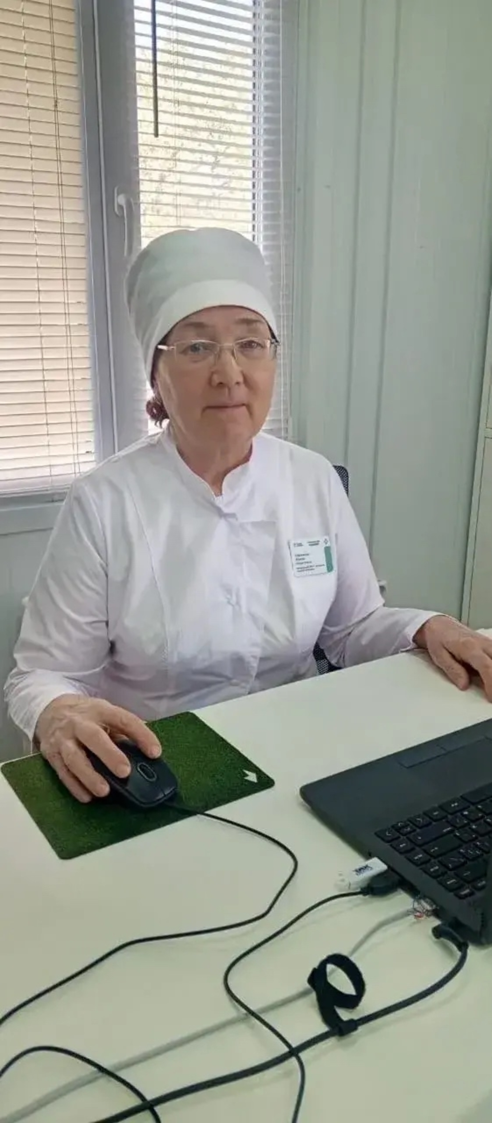 Һөнәри байрамығыҙ менән, хөрмәтле фельдшерҙар!