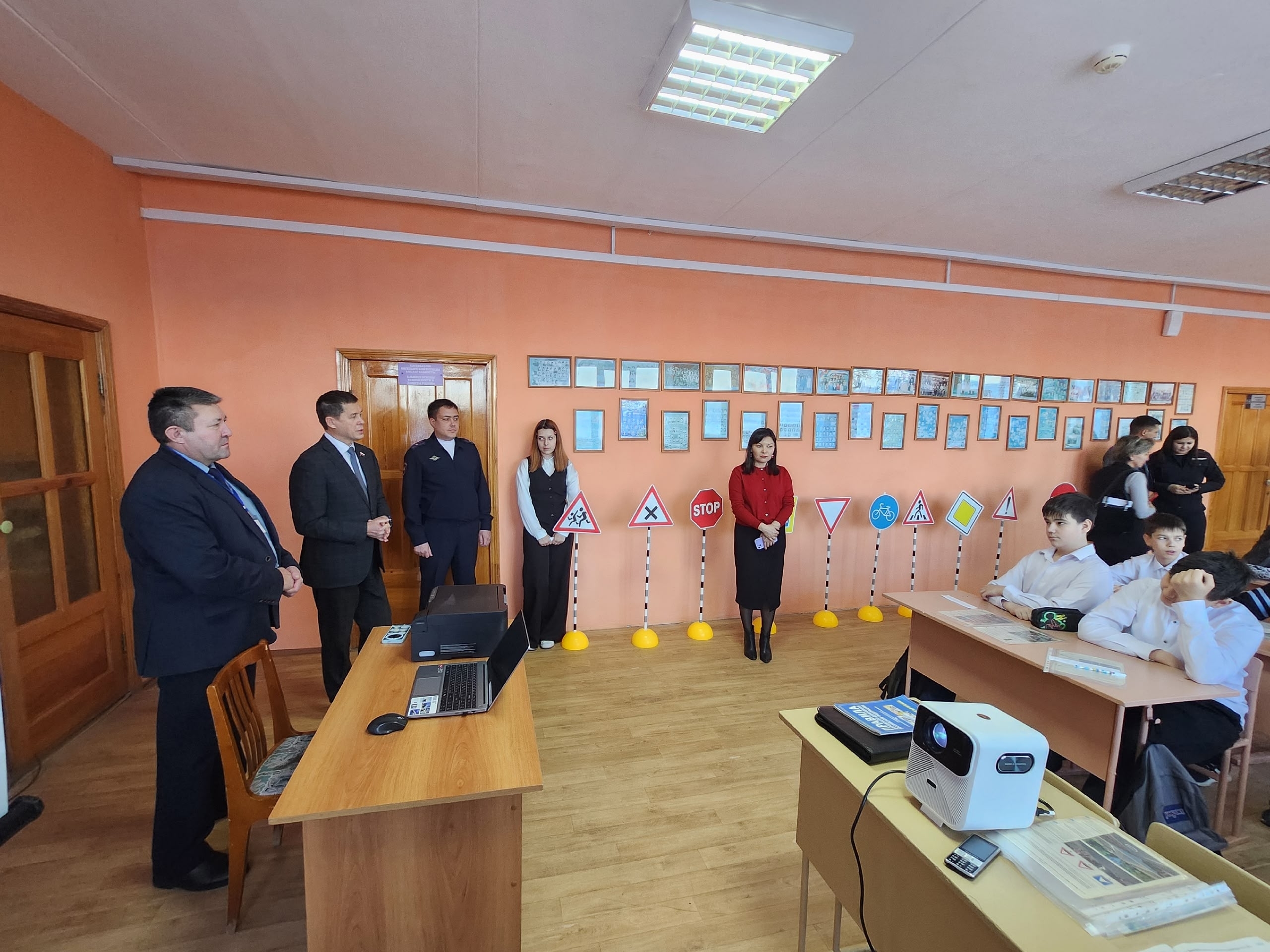 Депутаттың эш сәфәре